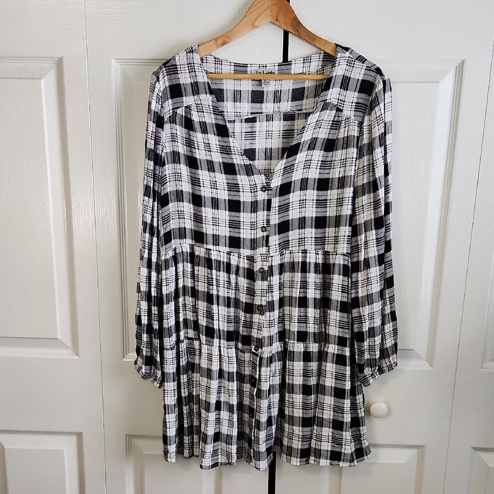 J for Justify Monochrome Plaid Button Front Tunic Top Size XL Tiered Holiday NWT